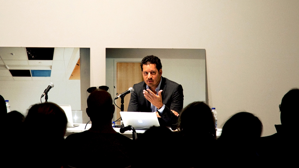 Azad Chichmanian, paneliste à la table ronde « Arts actuels et soins de santé : un espace partagé »